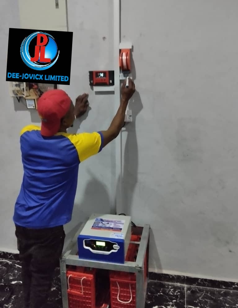 DJL Engineer Trouble shooting a Solar System DJL Engineer Trouble shooting a Solar System